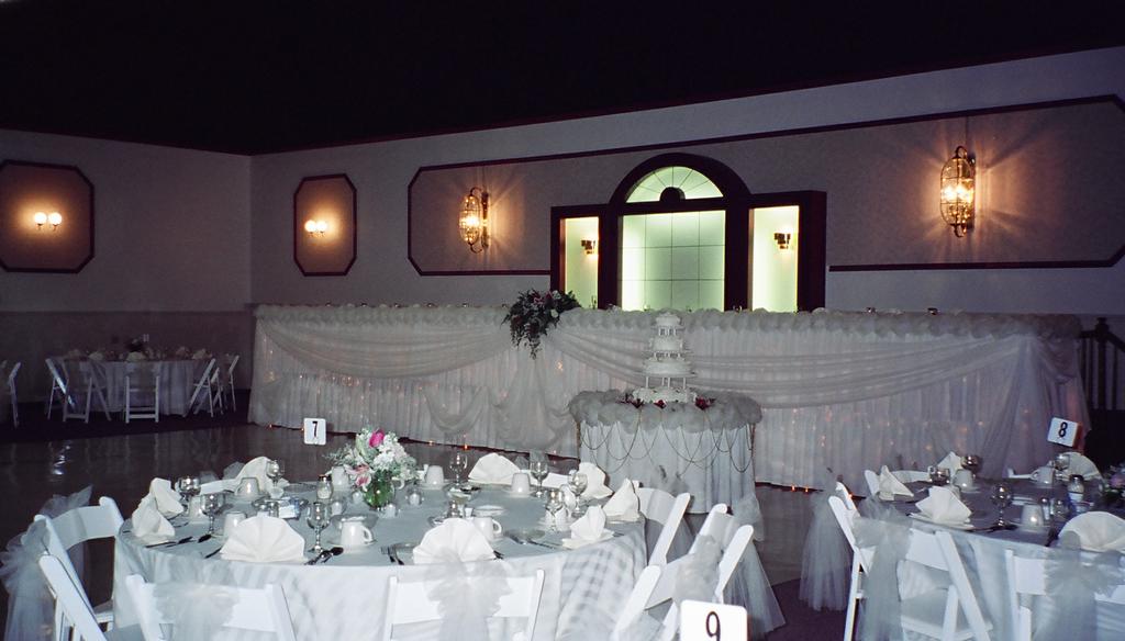 Claras Catering Steubenville OH 43953 7402649193 Banquet Rooms